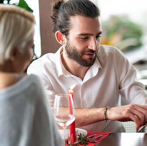 Romantic Encounters: Love Among German Men and Women